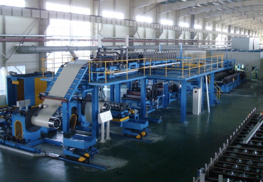 Continuous PIR PU Sandwich Panel Roll Forming Machine 12M/Min